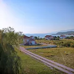 Διαμέρισμα Coastal Escape In