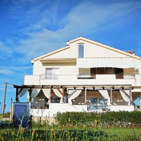 Modern In With Private Terrace Ljubač