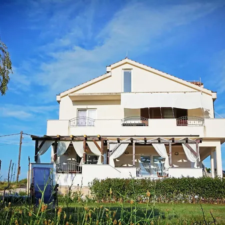 아파트 Coastal Escape In Ljubač