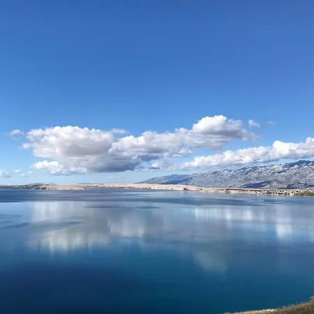 Coastal Escape In Apartment *